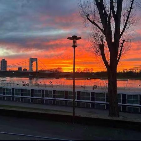 Zimmer In Koeln Dış mekan fotoğraf